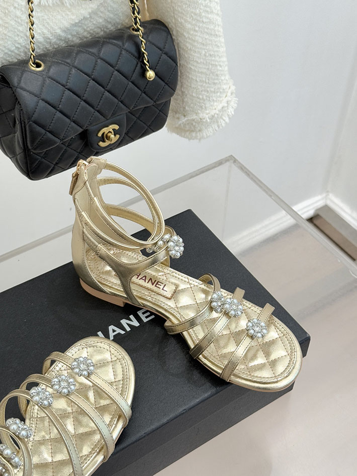 最高級シャネルスーパーコピー CHANEL グラディエーター サンダル ラミネート ラムスキン 新作 ゴールド 2630966 レディース シャネル サンダル - 画像 (6)