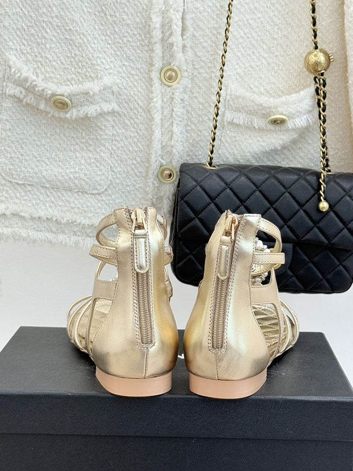 最高級シャネルスーパーコピー CHANEL グラディエーター サンダル ラミネート ラムスキン 新作 ゴールド 2630966 レディース シャネル サンダル - 画像 (5)