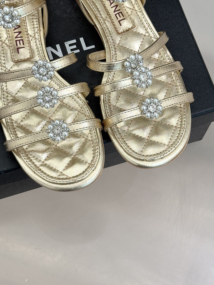 最高級シャネルスーパーコピー CHANEL グラディエーター サンダル ラミネート ラムスキン 新作 ゴールド 2630966 レディース シャネル サンダル - 画像 (4)