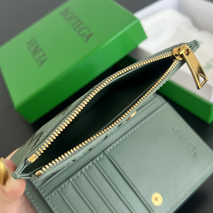 最高級ボッテガコピー Bottega Veneta イントレチャート ミディアム 二つ折りウォレット ニューセージ 749940VCPP23411 ボッテガ 財布 アウトレット - 画像 (4)