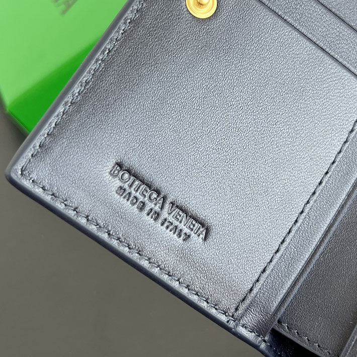 最高級ボッテガコピー Bottega Veneta イントレチャート ミディアム 二つ折りウォレット スペース 749940VCPP28837 ボッテガ アウトレット店舗 - 画像 (3)