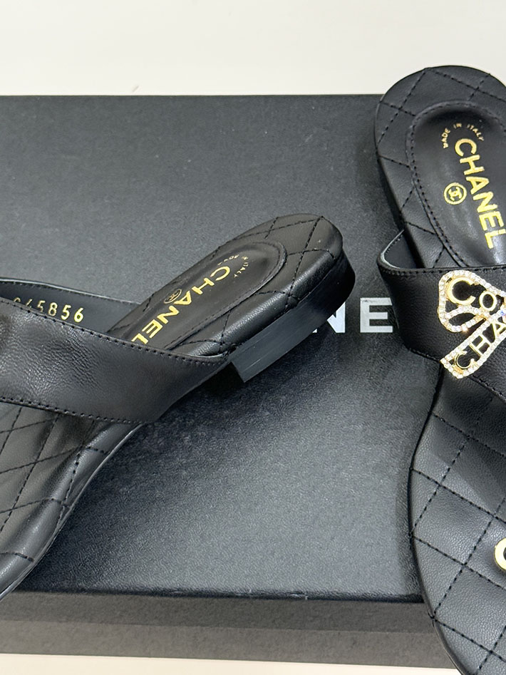 最高級シャネルスーパーコピー CHANEL 人気 ビーチサンダル ラムスキン 2026年春夏 新作 ブラック 2630980 シャネル 靴 レディース 人気 - 画像 (5)