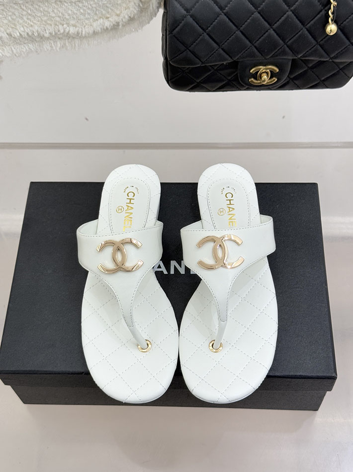 最高級シャネルスーパーコピー CHANEL ココマーク トングサンダル ラムスキン 2026年春夏 新作 ホワイト 2630983 シャネル トングサンダル - 画像 (8)