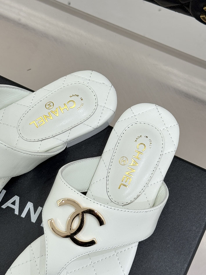最高級シャネルスーパーコピー CHANEL ココマーク トングサンダル ラムスキン 2026年春夏 新作 ホワイト 2630983 シャネル トングサンダル - 画像 (3)