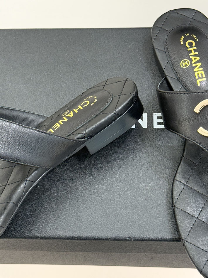 最高級シャネルスーパーコピー CHANEL ココマーク トングサンダル ラムスキン 2026年春夏 新作 ブラック 2630984 シャネル 靴 アウトレット - 画像 (5)