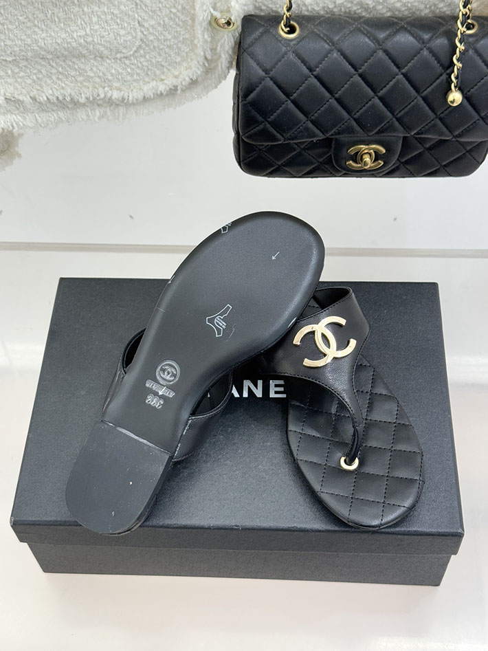 最高級シャネルスーパーコピー CHANEL ココマーク トングサンダル ラムスキン 2026年春夏 新作 ブラック 2630984 シャネル 靴 アウトレット - 画像 (2)