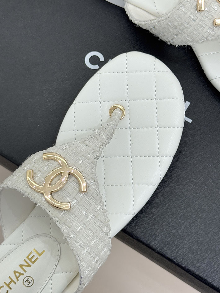 最高級シャネルスーパーコピー CHANEL ココマーク トングサンダル ラムスキン 2026年春夏 新作 ホワイト 2630986 シャネル風サンダル - 画像 (4)