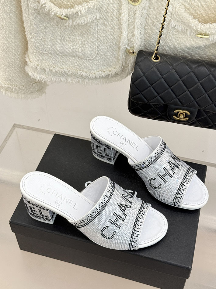 最高級シャネルスーパーコピー CHANEL ココマーク ミュール サンダル ストラス 2026年春夏 新作 ホワイト 2630989 シャネル ヒール サンダル - 画像 (8)
