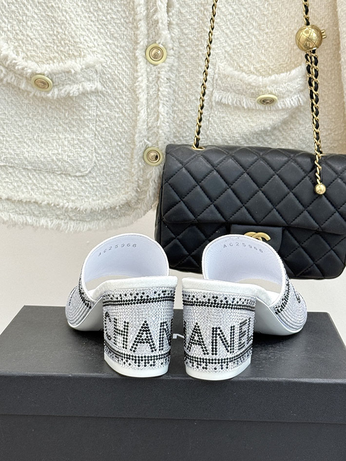 最高級シャネルスーパーコピー CHANEL ココマーク ミュール サンダル ストラス 2026年春夏 新作 ホワイト 2630989 シャネル ヒール サンダル - 画像 (5)