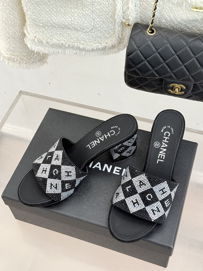 最高級シャネルスーパーコピー CHANEL ココマーク ミュール サンダル ストラス 2026年春夏 新作 ブラック 2630991 シャネル サンダル 新作 - 画像 (9)