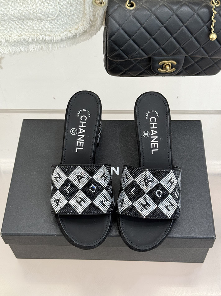 最高級シャネルスーパーコピー CHANEL ココマーク ミュール サンダル ストラス 2026年春夏 新作 ブラック 2630991 シャネル サンダル 新作 - 画像 (7)