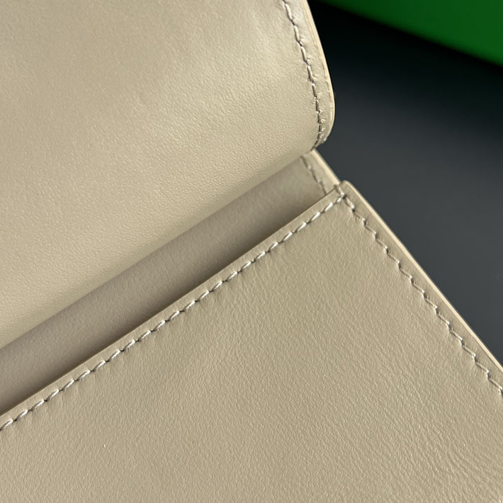 最高級ボッテガコピー Bottega Veneta ソルスティス ビジネスカードケース ポリッジ 810596V4R419776 ボッテガ カードケース 財布代わり - 画像 (3)