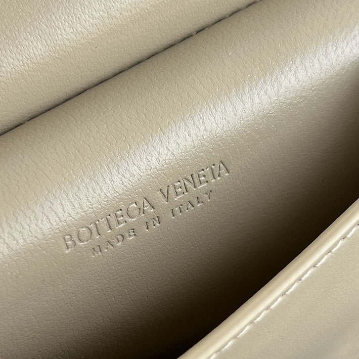 最高級ボッテガコピー Bottega Veneta ソルスティス ビジネスカードケース ポリッジ 810596V4R419776 ボッテガ カードケース 財布代わり - 画像 (2)