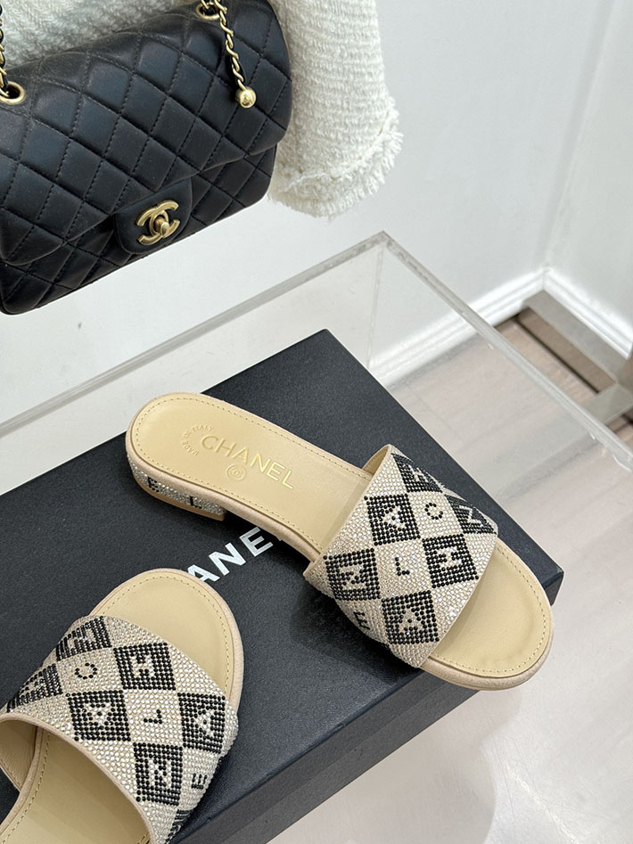 最高級シャネルスーパーコピー CHANEL ココマーク ミュール サンダル ストラス 2026年春夏 新作 ベージュ 2630996 シャネルの靴値段 - 画像 (6)
