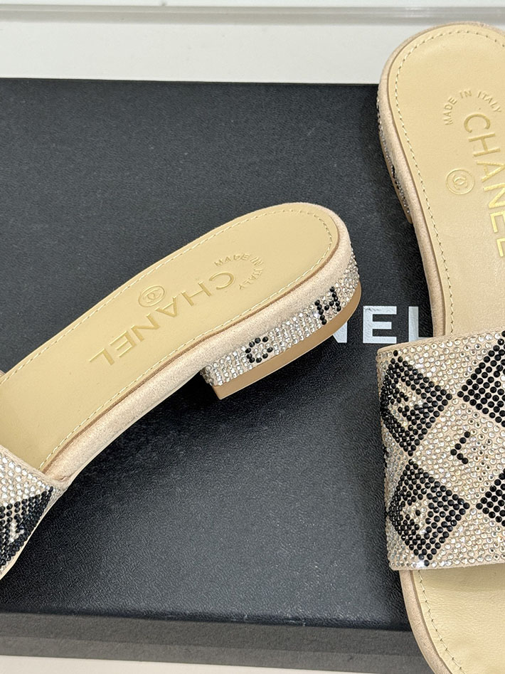 最高級シャネルスーパーコピー CHANEL ココマーク ミュール サンダル ストラス 2026年春夏 新作 ベージュ 2630996 シャネルの靴値段 - 画像 (5)