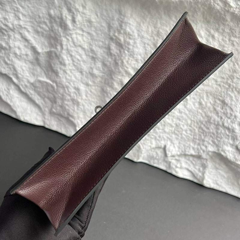 エルメス ケリーダンスの通販 HERMES ケリーダンス2 ルージュセリエ エバーカラー シルバー金具 H076241CK0G エルメス リュック 公式 - 画像 (2)