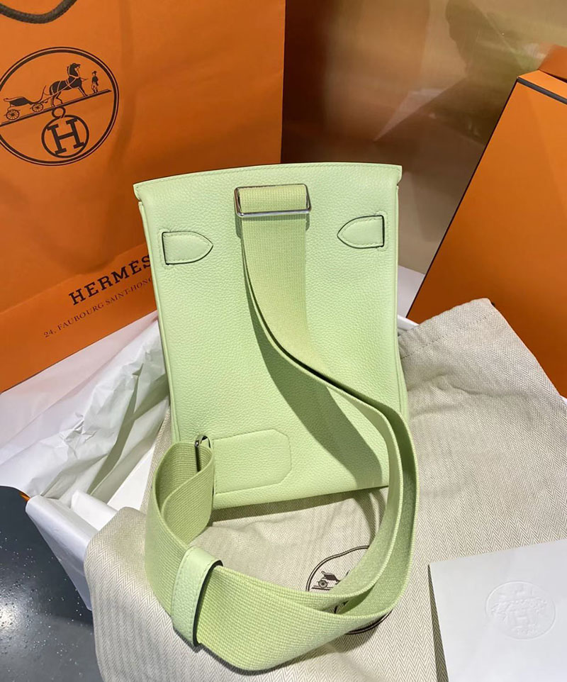 エルメス アッカド PMの通販 HERMES Hac a Dos PM ジョーヌブルジョン トゴ シルバー金具 H083589CKR9 エルメス アッカド PM 定価 - 画像 (5)