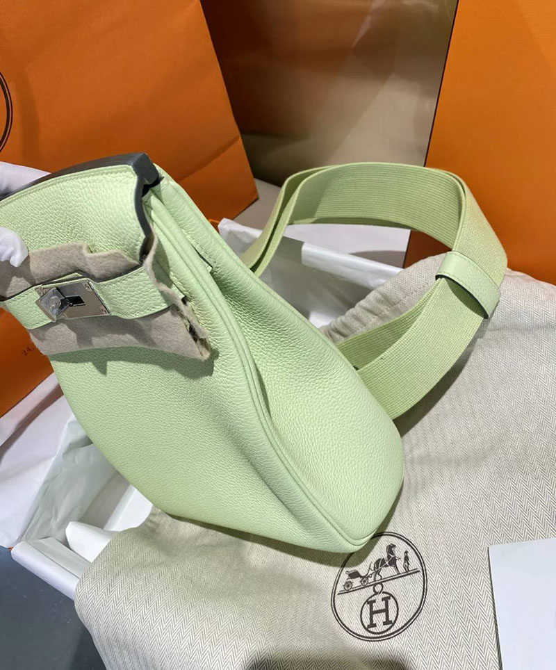 エルメス アッカド PMの通販 HERMES Hac a Dos PM ジョーヌブルジョン トゴ シルバー金具 H083589CKR9 エルメス アッカド PM 定価 - 画像 (3)