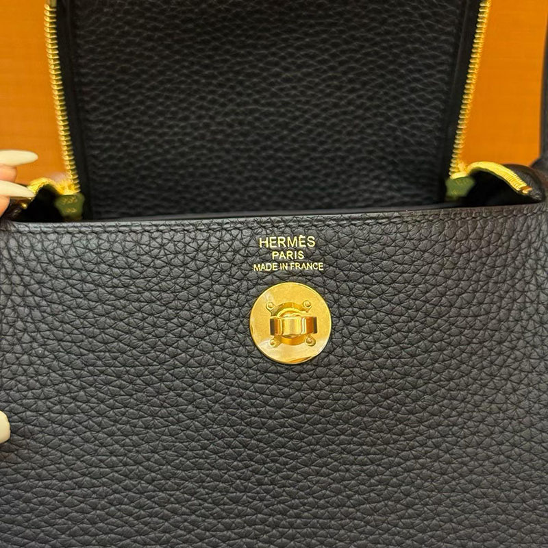 エルメス リンディミニの通販 HERMES ミニリンディ 黒 ブラック トリヨンクレマンス ゴールド金具 H082608CC89 リンディ ミニサイズ - 画像 (6)