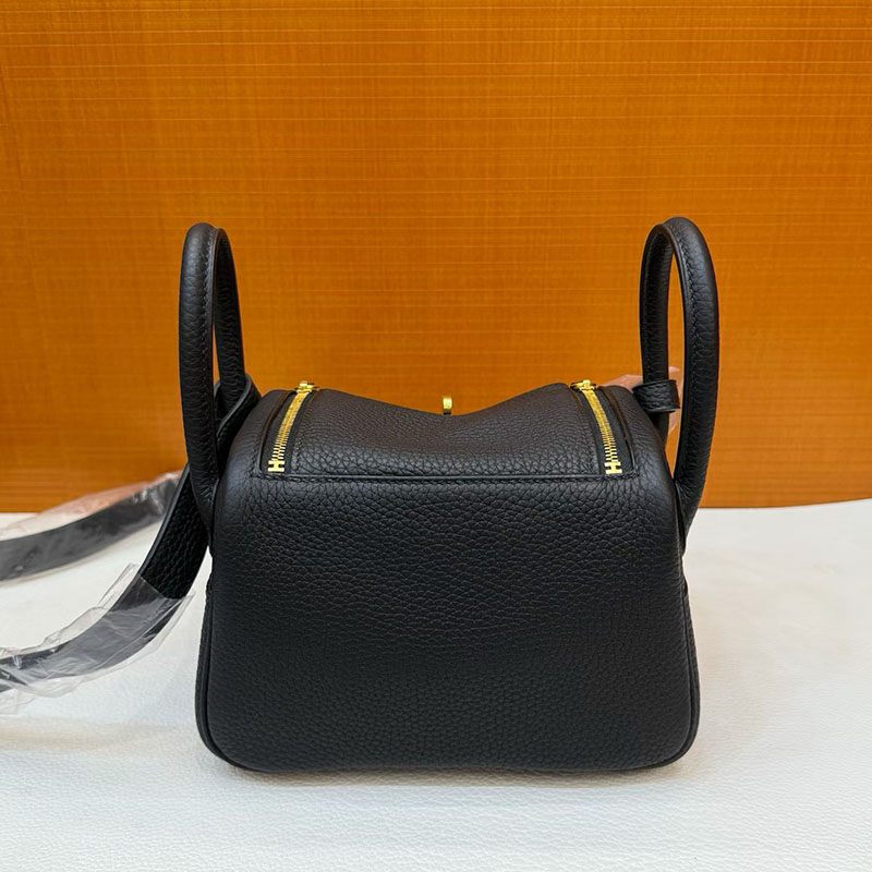 エルメス リンディミニの通販 HERMES ミニリンディ 黒 ブラック トリヨンクレマンス ゴールド金具 H082608CC89 リンディ ミニサイズ - 画像 (3)