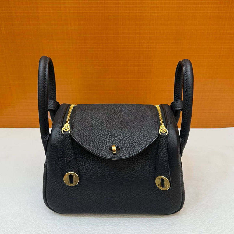 エルメス リンディミニの通販 HERMES ミニリンディ 黒 ブラック トリヨンクレマンス ゴールド金具 H082608CC89 リンディ ミニサイズ - 画像 (2)