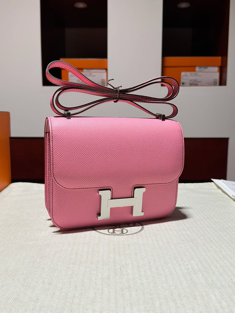 エルメス コンスタンスの通販 HERMES コンスタンス3 ミニ ピンク ヴォーエプソン ゴールド金具 H056341CK5P エルメス バッグ ピンク - 画像 (3)