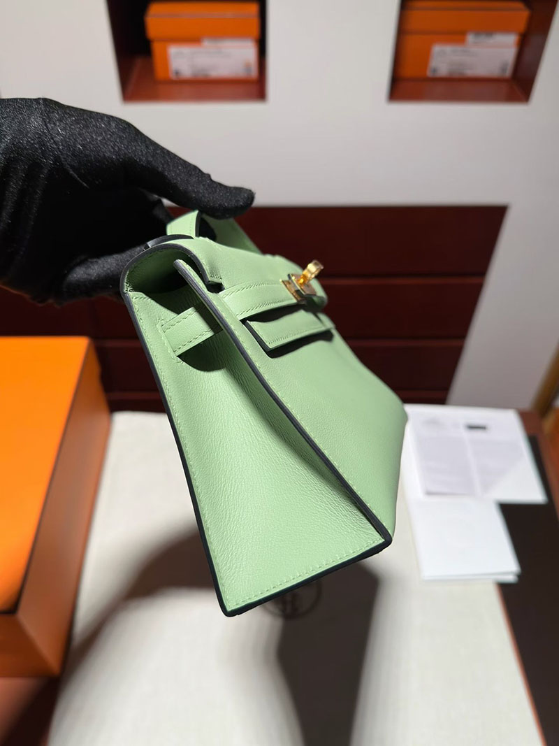 エルメス ポシェットケリーの通販 HERMES ポシェットケリー ヴェールクリケット スイフト ゴールド金具 H061595CC3I ポシェットケリー 定価 - 画像 (4)