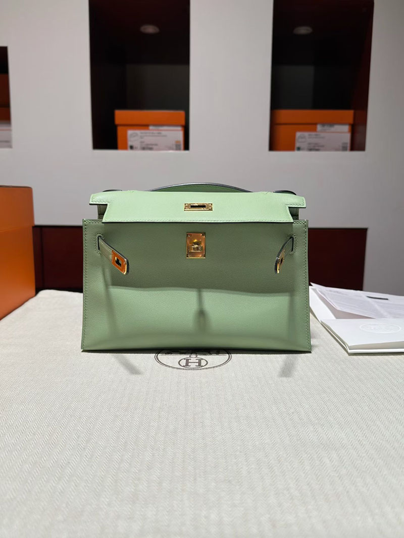 エルメス ポシェットケリーの通販 HERMES ポシェットケリー ヴェールクリケット スイフト ゴールド金具 H061595CC3I ポシェットケリー 定価 - 画像 (3)
