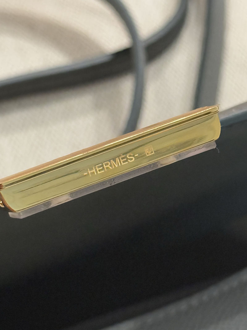 エルメス コンスタンスの通販 HERMES コンスタンス3 ミニ ヴェールフォンセ ヴォーエプソン ゴールド金具 H056341CC67 エルメス コンスタンス ミニ 定価 - 画像 (8)