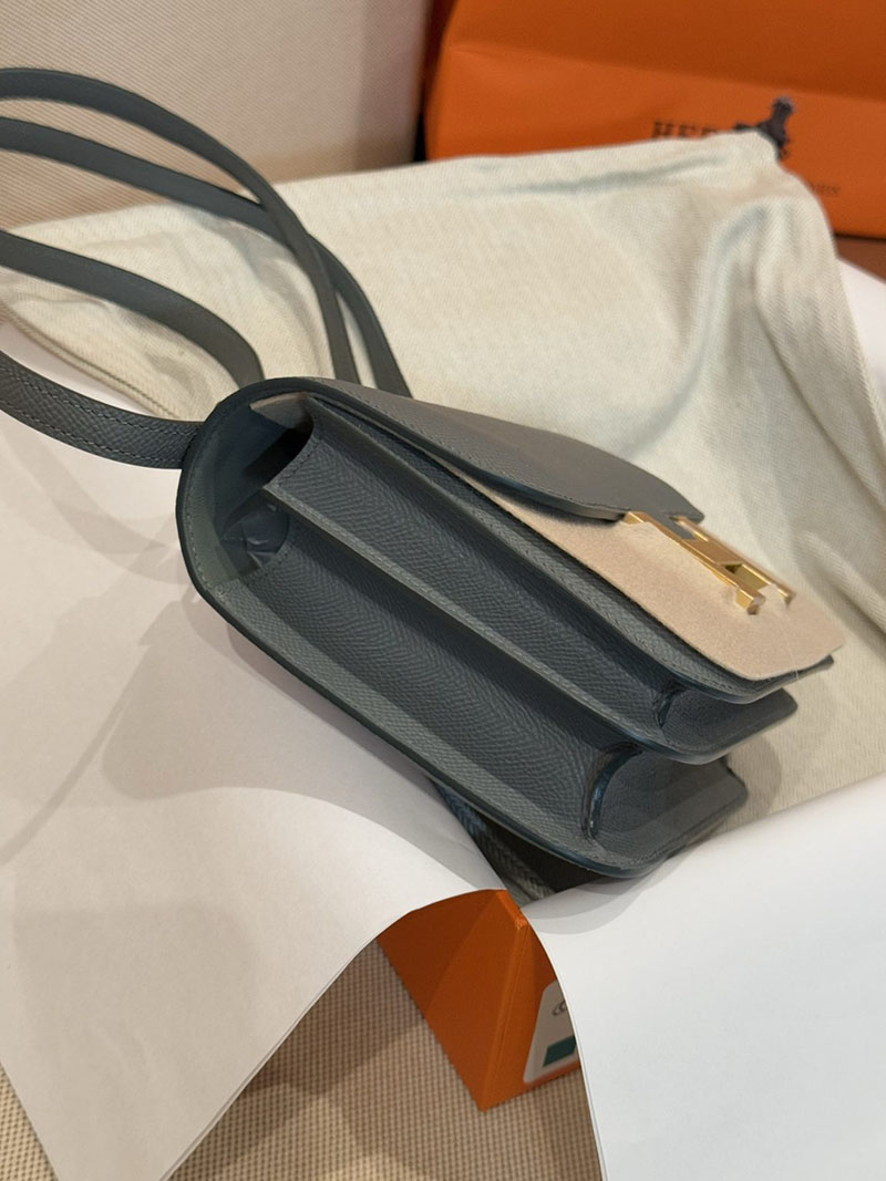 エルメス コンスタンスの通販 HERMES コンスタンス3 ミニ ヴェールフォンセ ヴォーエプソン ゴールド金具 H056341CC67 エルメス コンスタンス ミニ 定価 - 画像 (4)