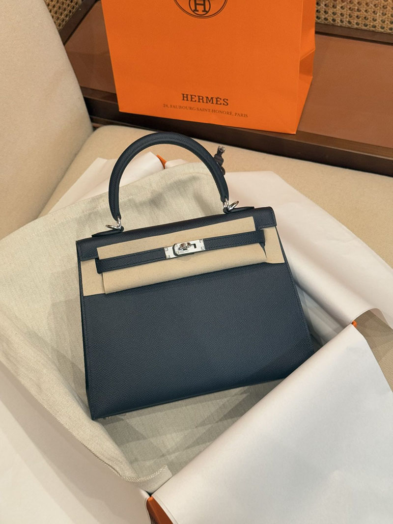 エルメス ケリー 25の通販 HERMES ケリー25 外縫い ブルーニュイ ヴォーエプソン シルバー金具 H041000CK2Z ケリー25 外縫い - 画像 (3)