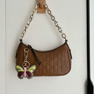 グッチ ショルダーバッグ 小さめ