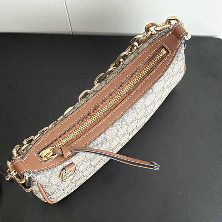 グッチ直営アウトレット店 GUCCI GGエンブレム スモール ショルダーバッグ ベージュ&ダークブラウン 847447 FAD6L 9758 グッチ ミニバッグ レディース - 画像 (3)