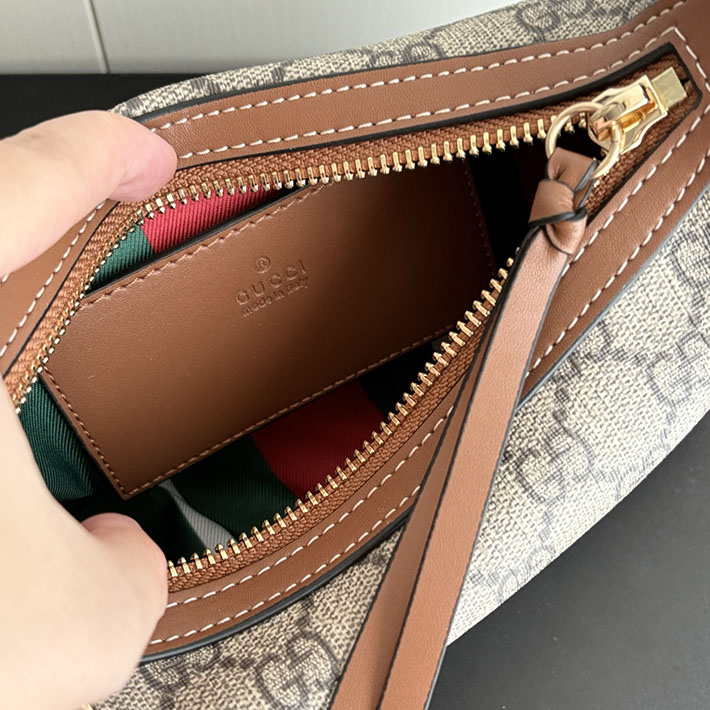 グッチ直営アウトレット店 GUCCI GGエンブレム スモール ショルダーバッグ ベージュ&ダークブラウン 847447 FAD6L 9758 グッチ ミニバッグ レディース - 画像 (2)