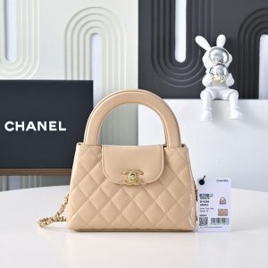 シャネル ミニバッグ 値段