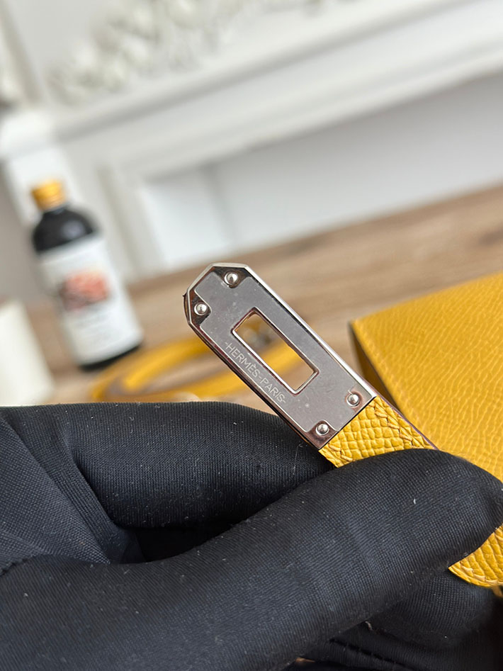 エルメス ミニケリーの定価 HERMES ケリーミニ2 ジョーヌアンブル ヴォーエプソン シルバー金具 H073663CK9D エルメスバッグ 種類 - 画像 (6)
