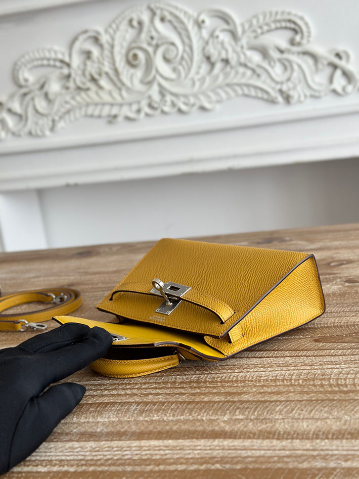エルメス ミニケリーの定価 HERMES ケリーミニ2 ジョーヌアンブル ヴォーエプソン シルバー金具 H073663CK9D エルメスバッグ 種類 - 画像 (5)