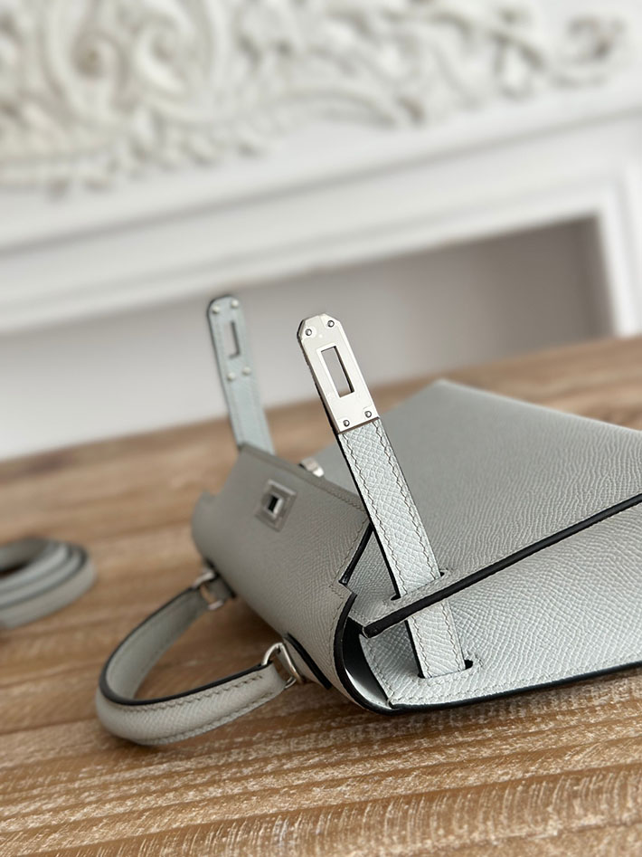 エルメス ミニケリーの定価 HERMES ケリーミニ2 ブルーペール ヴォーエプソン シルバー金具 H073663CK08 エルメス 斜 めがけ ミニ - 画像 (4)