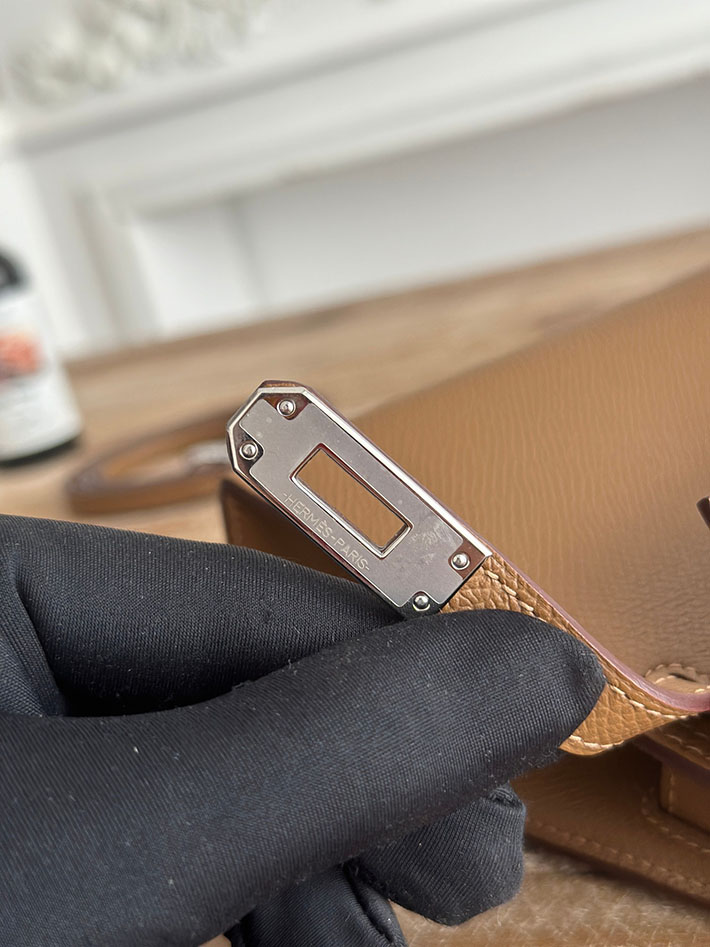 エルメス ミニケリーの定価 HERMES ケリーミニ2 ベージュドゥワイマール ヴォーエプソン シルバー金具 H073663CKD0 エルメス ミニケリー2 - 画像 (3)