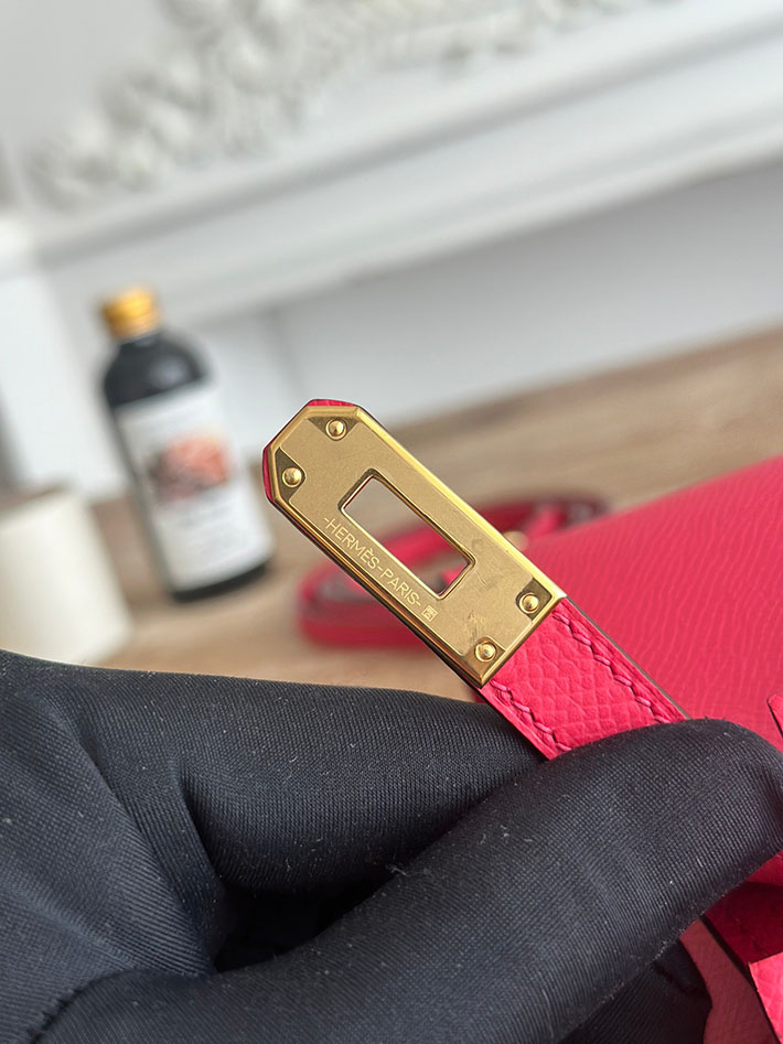 エルメス ミニバッグの定価 HERMES ケリーミニ2 フューシャピンク ヴォーエプソン ゴールド金具 H073663CC5J エルメス ショルダーバッグ 値段 - 画像 (3)