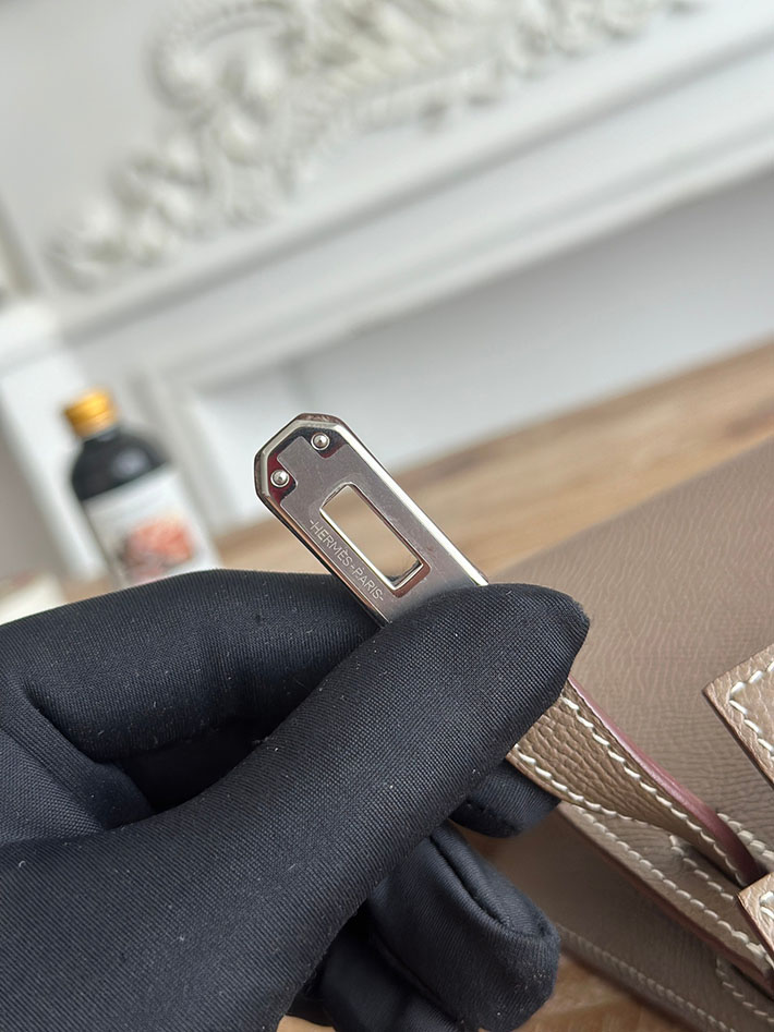 エルメス ミニバッグの定価 HERMES ケリーミニ2 エトゥープ ヴォーエプソン シルバー金具 H073663CK18 エルメス アウトレット 店舗 - 画像 (5)
