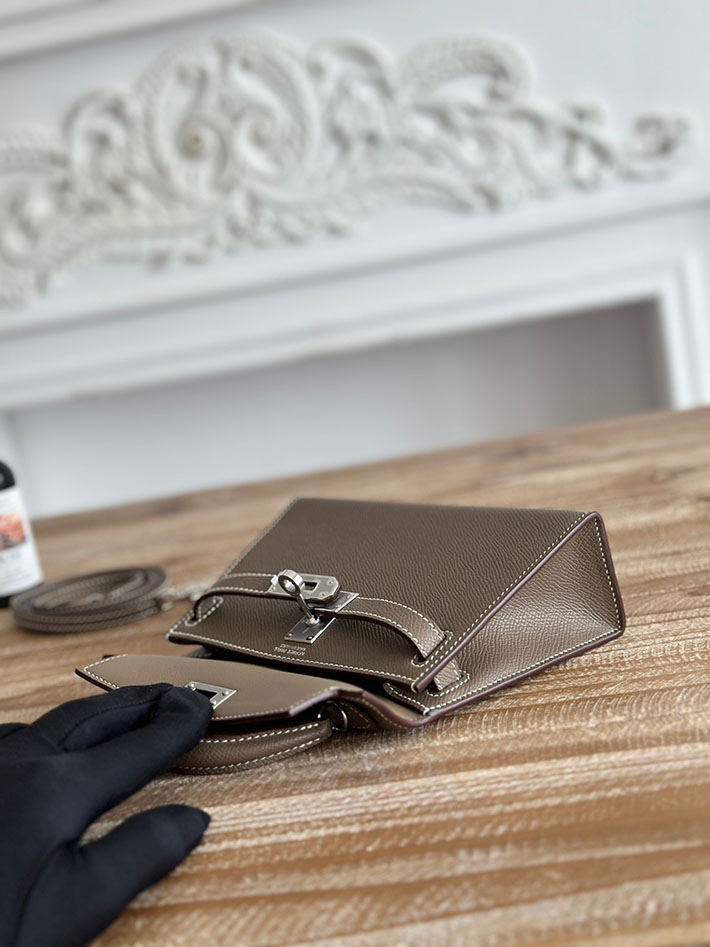 エルメス ミニバッグの定価 HERMES ケリーミニ2 エトゥープ ヴォーエプソン シルバー金具 H073663CK18 エルメス アウトレット 店舗 - 画像 (4)