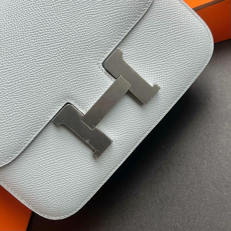 エルメス コンスタンスの通販 HERMES コンスタンス3 ミニ ブルーブリュム ヴォーエプソン シルバー金具 H056341CKT0 エルメス コンスタンス 定価 - 画像 (9)