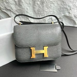 エルメス コンスタンス 値段