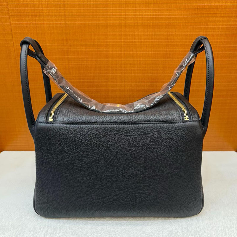 エルメス リンディ30の通販 HERMES リンディ30 黒 ブラック トリヨンクレマンス ゴールド金具 H056293CC89 リンディ30 定価 - 画像 (9)
