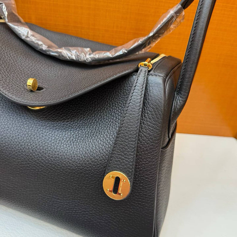 エルメス リンディ30の通販 HERMES リンディ30 黒 ブラック トリヨンクレマンス ゴールド金具 H056293CC89 リンディ30 定価 - 画像 (8)
