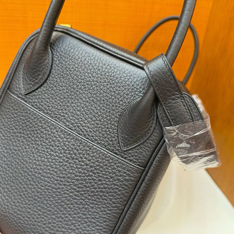 エルメス リンディ30の通販 HERMES リンディ30 黒 ブラック トリヨンクレマンス ゴールド金具 H056293CC89 リンディ30 定価 - 画像 (5)