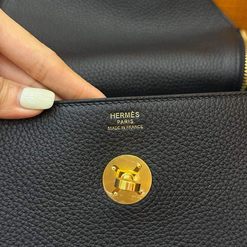 エルメス リンディ30の通販 HERMES リンディ30 黒 ブラック トリヨンクレマンス ゴールド金具 H056293CC89 リンディ30 定価 - 画像 (4)