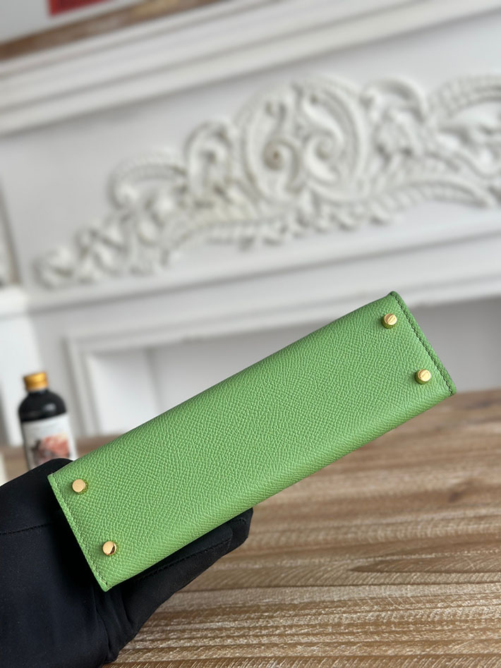 エルメス ショルダーバッグの定価 HERMES ケリーミニ2 ヴェールクリケット ヴォーエプソン ゴールド金具 H073663CC3I ケリー 芸能人 - 画像 (7)