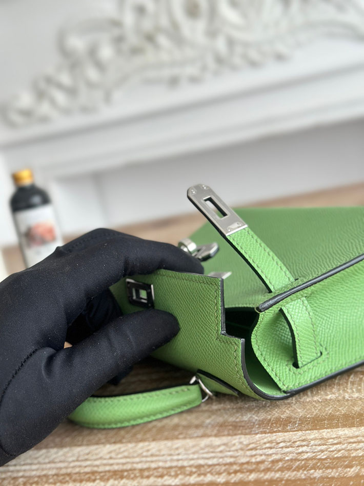 エルメス ショルダーバッグの定価 HERMES ケリーミニ2 ヴェールクリケット ヴォーエプソン シルバー金具 H073663CK3I ケリーバッグ 値段 - 画像 (3)